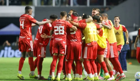 Inter vence na Vila, afunda o Santos e derruba técnico Juan Pablo Vojvoda