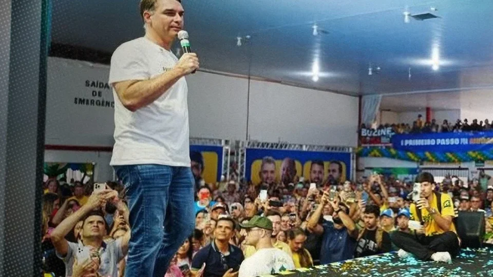Com a presença de Flávio Bolsonaro, PL reúne lideranças e lança pré-candidaturas para 2026 em Ji-Paraná
