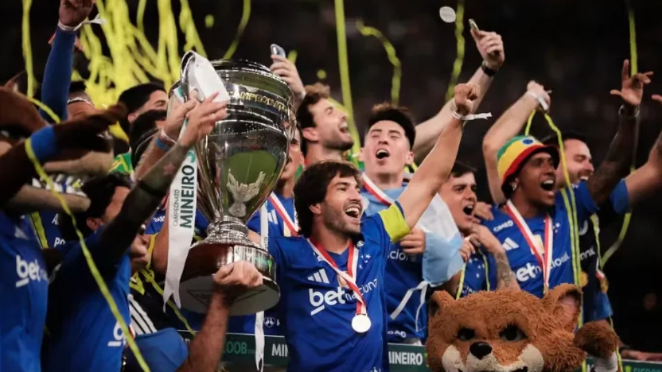 Cruzeiro vence o Atlético no Mineirão e conquista o Campeonato Mineiro