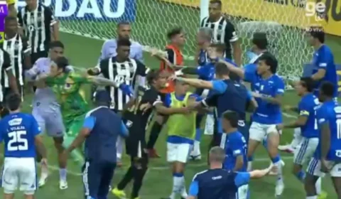 Final entre Cruzeiro e Atlético-MG acaba em pancadaria e deixa 23 expulsos