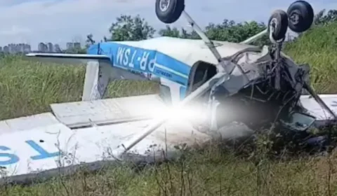Avião cai dentro de aeroclube em Manaus e deixa um morto; veja vídeo