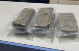 Vídeo: Mulher é presa com 4 kg de maconha em táxi na BR-364, em Porto Velho
