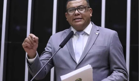 Deputado envolvido em confusão em Brasília deve deixar cargo em abril