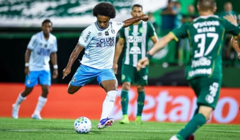 Chapecoense e Grêmio empatam em duelo equilibrado na Arena Condá