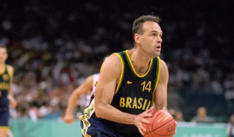 Morre Oscar Schmidt, o “Mão Santa”, maior lenda do basquete mundial
