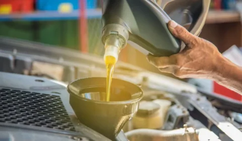 Troca de óleo no prazo evita prejuízos no motor