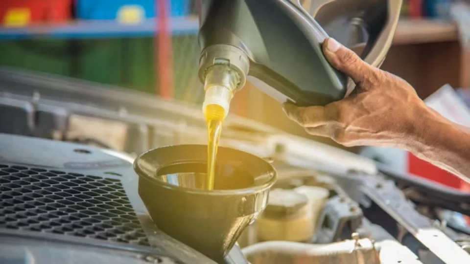 Troca de óleo no prazo evita prejuízos no motor