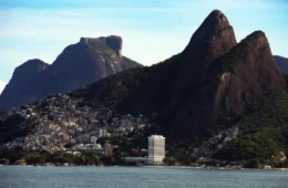 Operação contra facção da Bahia deixa 200 turistas presos no Morro Dois Irmãos