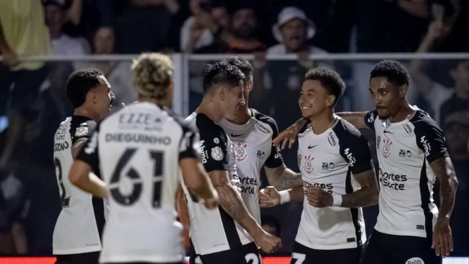 Corinthians vence o Barra em Florianópolis e leva vantagem para Itaquera