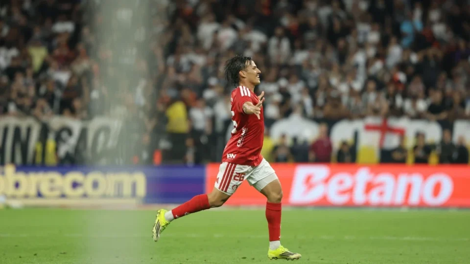 Inter vence em Itaquera e Corinthians demite Dorival Júnior após derrota