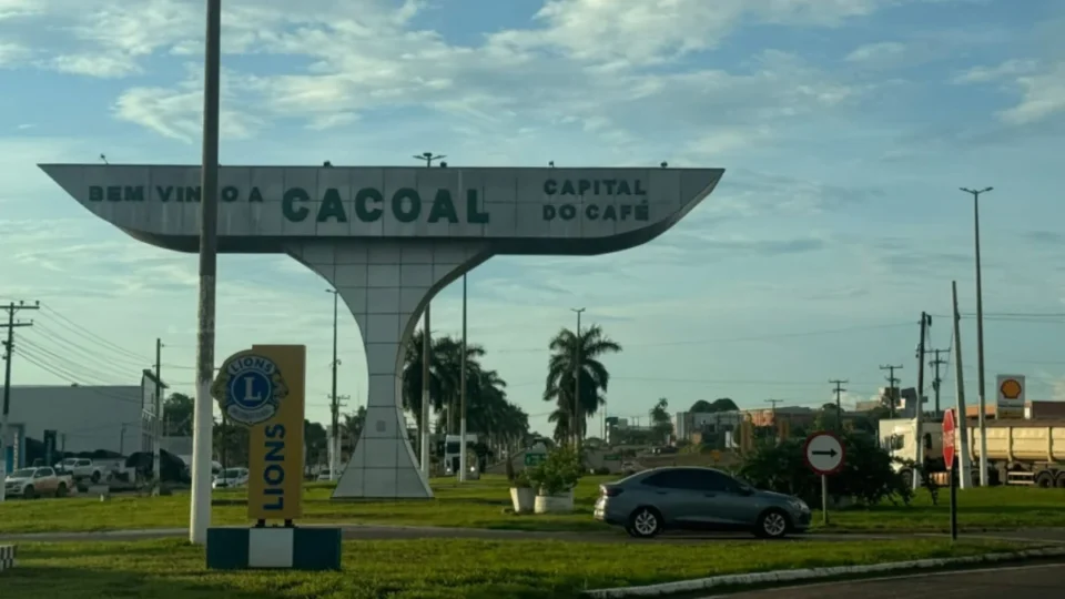 Câmara de Cacoal ultrapassa R$ 721 mil em viagens em 85 dias