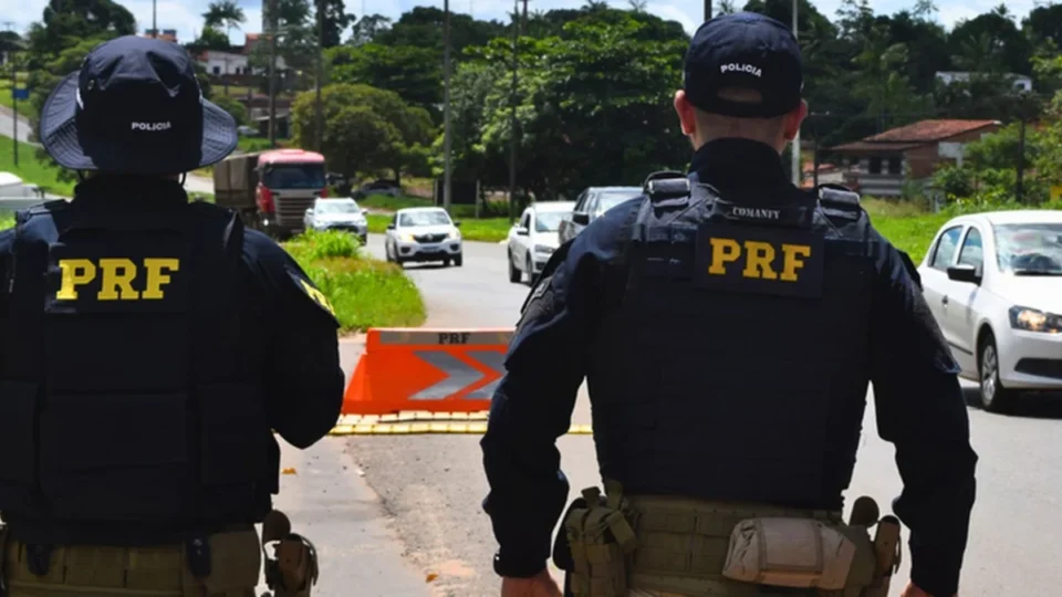 Ultrapassagens proibidas estão no radar da PRF nesta Semana Santa