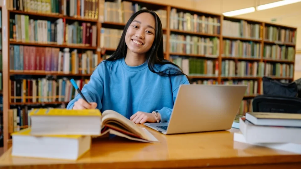 Lula defende criação de “Pé-de-Meia universitário” para reduzir evasão no ensino superior