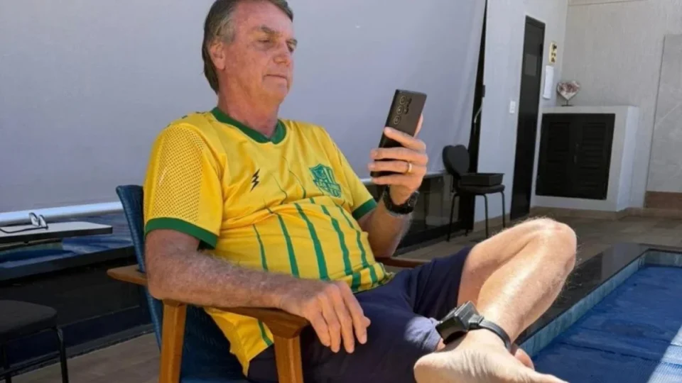 STF é informado sobre substituição de carregador da tornozeleira de Bolsonaro sem justificativa
