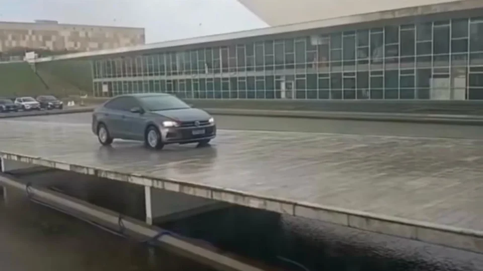 Invasão de rampa do Congresso leva Câmara a abrir apuração
