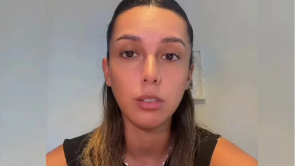 Argentina acusada de injúria racial paga caução e deixa o Brasil após decisão judicial