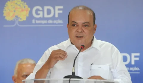 Mendonça flexibiliza convocação e permite ausência de Ibaneis Rocha na CPI