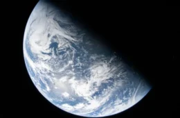 NASA revela fotos da Terra feitas por astronautas durante missão à Lua