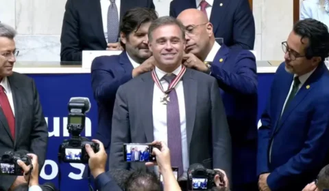 Trajetória de André Mendonça é celebrada com Colar de Honra ao Mérito