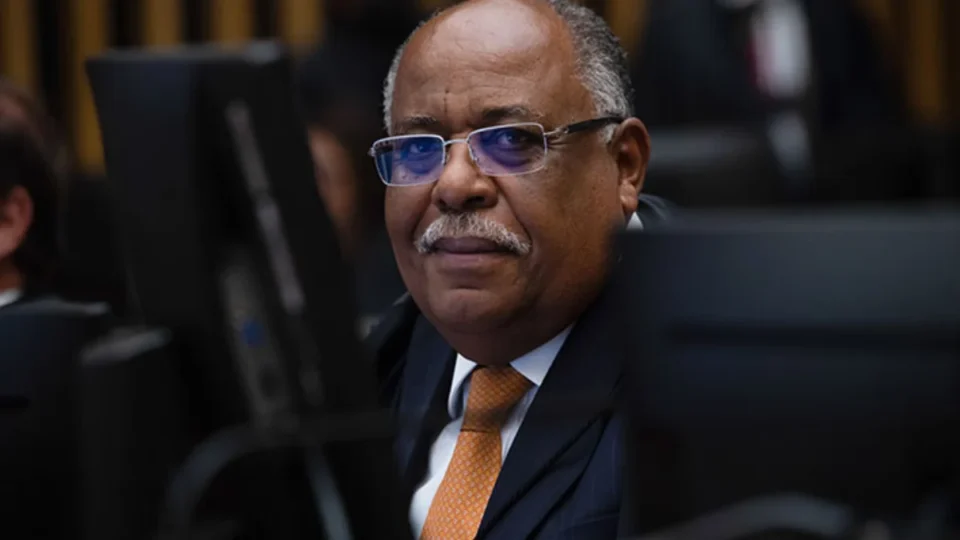 Quem é o ministro do STJ que se declarou impedido em casos do Banco Master