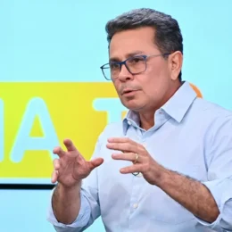 Tadeu sai antes, aposta alto e termina isolado no próprio jogo