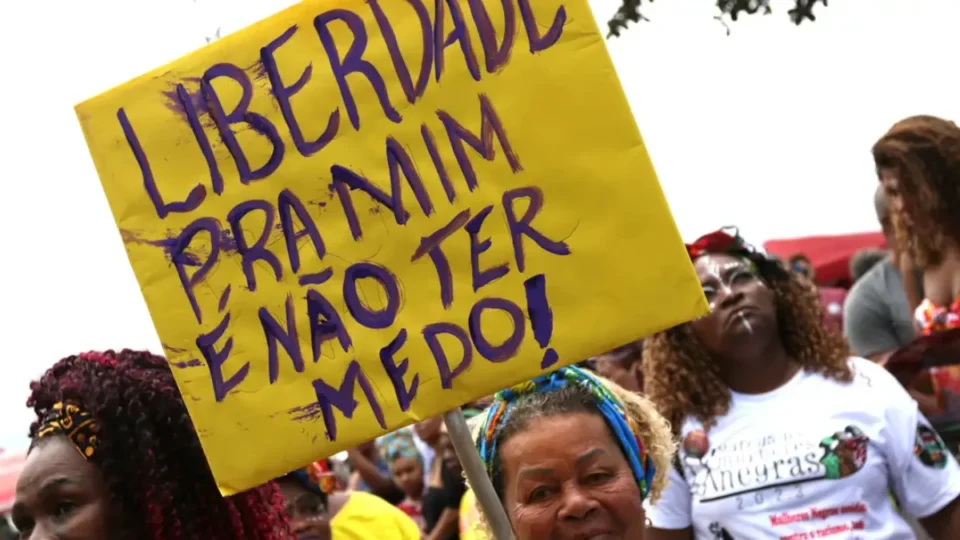 Saiba quais medidas entram em vigor para combater a violência contra mulheres