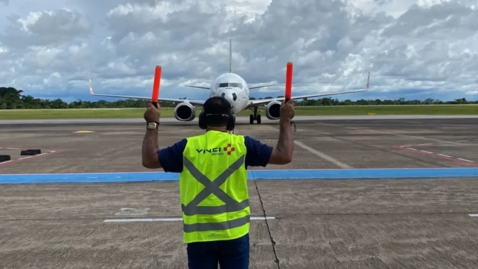 Passagens aéreas mais baratas e novos voos entram na pauta de agenda do Acre em Brasília