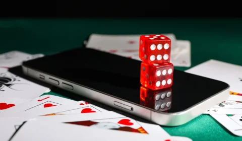 Polícia prende influencers por esquema com “Tigrinho” e movimentação de R$ 2 milhões