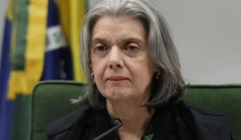 Sob ataques, Cármen Lúcia afirma que familiares pedem sua saída do STF