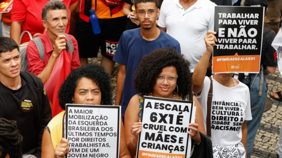 Proposta para acabar com escala 6×1 divide governo e Câmara; entenda divergência