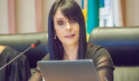 Condenada por tentativa de golpe, ex-delegada da PF tem prisão domiciliar mantida