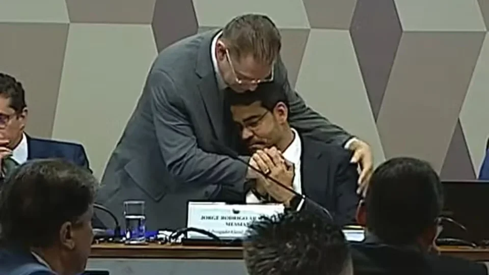 Líder do PL aborda Messias em sabatina e aponta atuação de Alcolumbre contra indicação