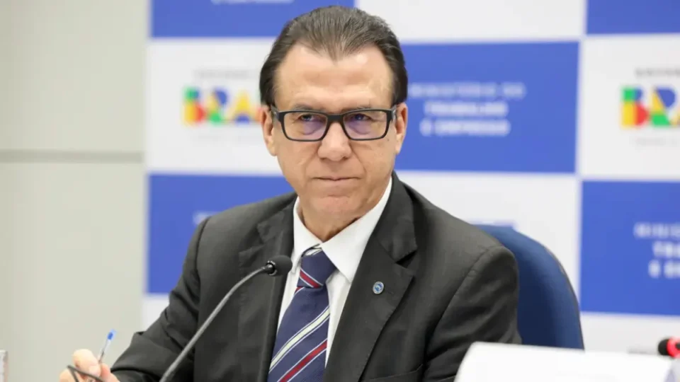 Emprego formal cresce, mas Norte ainda enfrenta alta informalidade, diz ministro