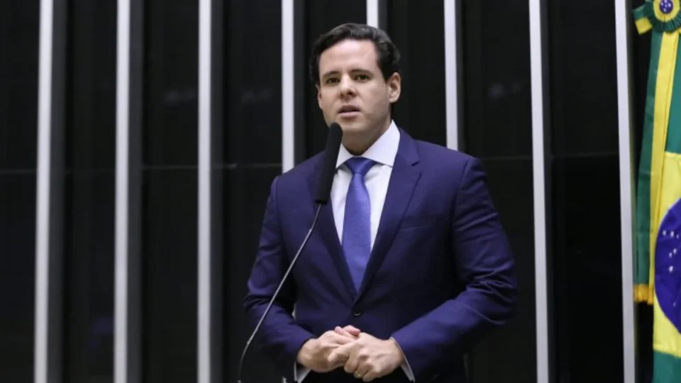 Deputado envia R$ 4,3 milhões e obra homenageia pai