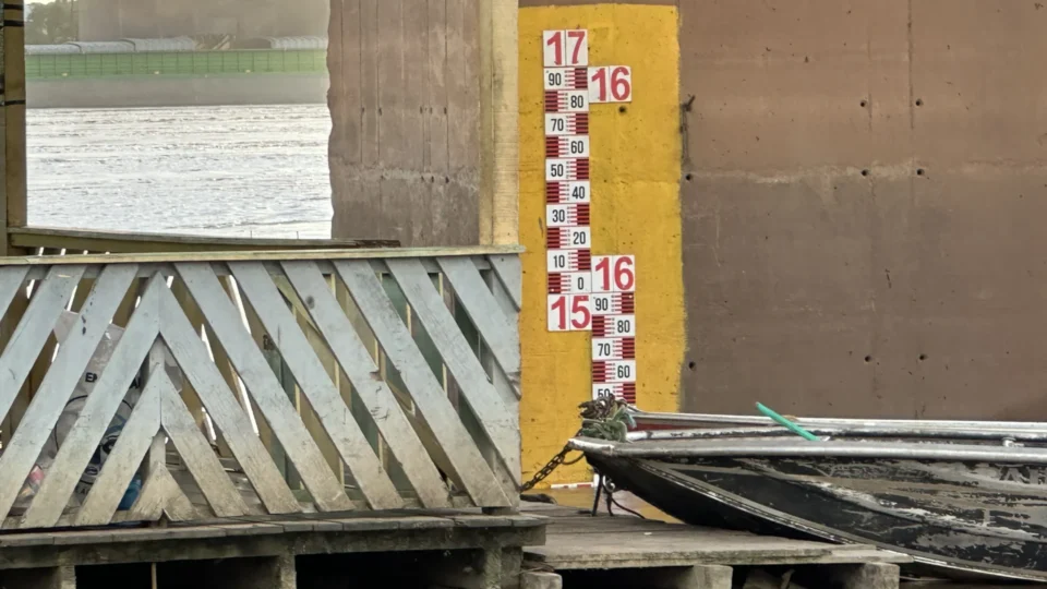 Rio Madeira ultrapassa cota e liga alerta para comunidades em Porto Velho