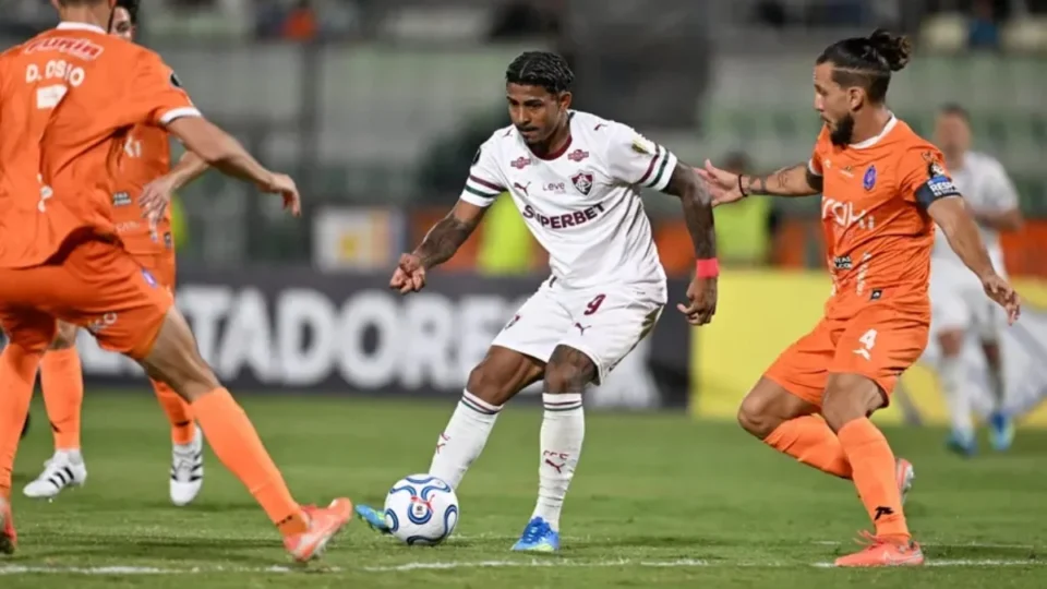 Fluminense para em muralha venezuelana e estreia com empate na Libertadores