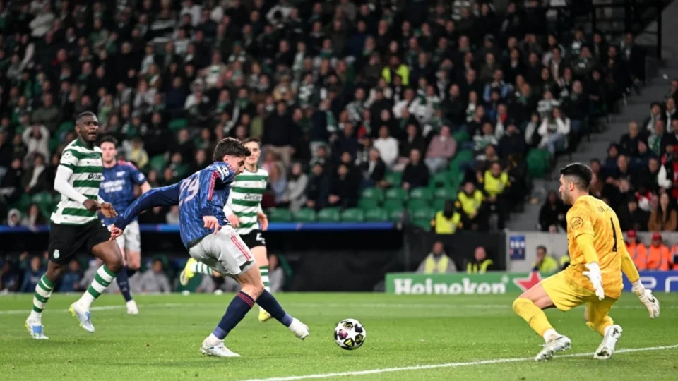 Arsenal vence Sporting com gol no apagar das luzes e larga na frente nas quartas da Champions