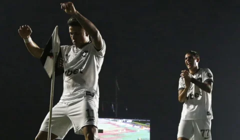 Botafogo vira sobre o Vasco em São Januário e emenda segunda vitória seguida