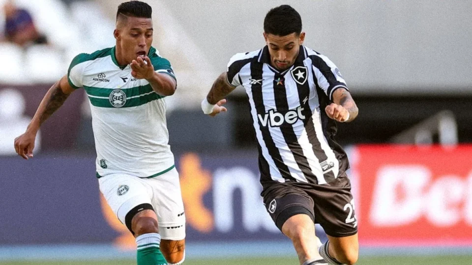 Botafogo e Coritiba empatam em duelo eletrizante com virada e falha bizarra