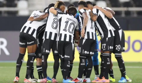 Botafogo tropeça em casa e estreia com empate amargo na Sul-Americana