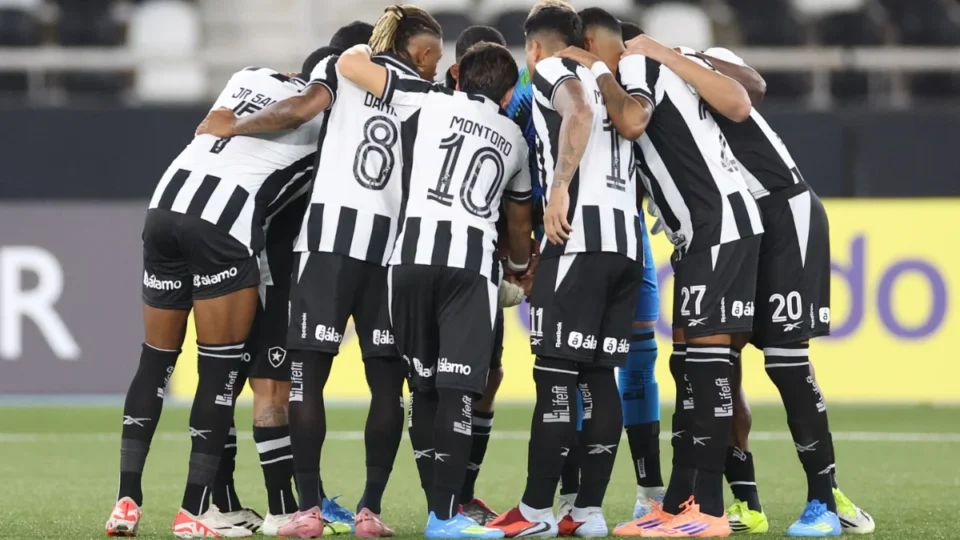 Botafogo tropeça em casa e estreia com empate amargo na Sul-Americana