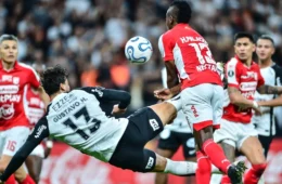 Corinthians impõe respeito em casa, vence o Santa Fé e assume protagonismo na Libertadores