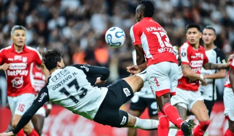 Corinthians impõe respeito em casa, vence o Santa Fé e assume protagonismo na Libertadores