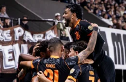 Corinthians supera pressão na Argentina e estreia com vitória na Libertadores