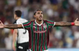Fluminense atropela Corinthians no Maracanã e afunda o Timão em crise