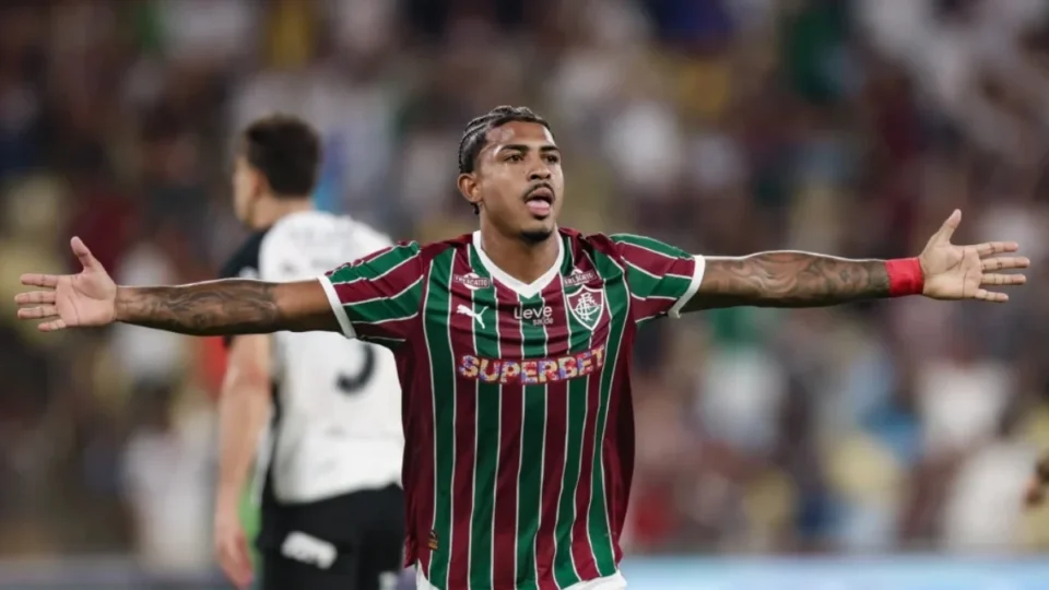 Fluminense atropela Corinthians no Maracanã e afunda o Timão em crise