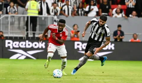 Botafogo e Inter empatam em Brasília após segundo tempo eletrizante no Mané Garrincha