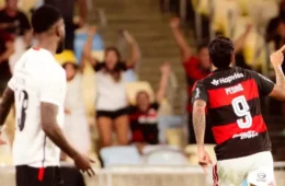 Flamengo vence Vitória no Maracanã e abre vantagem nas oitavas da Copa do Brasil
