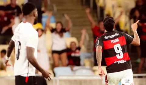 Flamengo vence Vitória no Maracanã e abre vantagem nas oitavas da Copa do Brasil