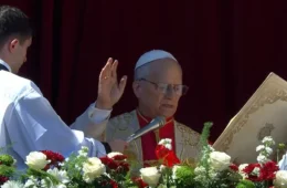 Papa Leão XIV pede paz mundial em primeira missa de Páscoa marcada por conflitos globais